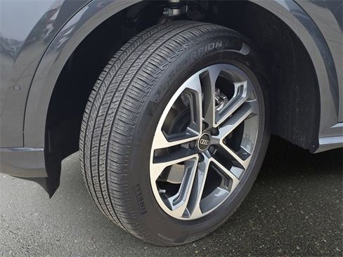 Used 2025 Audi Q5 Premium w/ Convenience Package image 36