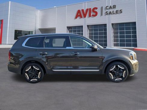 Used 2025 Kia Telluride S FWD image 5