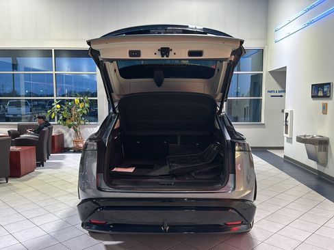 Used 2023 Nissan Ariya EVOLVE+ image 7