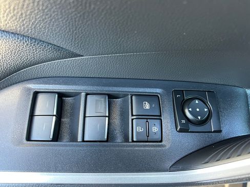 Used 2023 Toyota RAV4 SE w/ Weather & Moonroof Package image 12