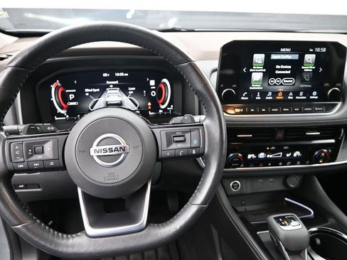 Used 2021 Nissan Rogue Platinum image 19