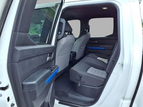 Used 2025 Toyota Tacoma TRD Off-Road AWD/4WD image 25