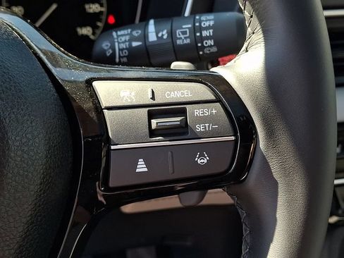 Used 2025 Honda Pilot Touring image 23