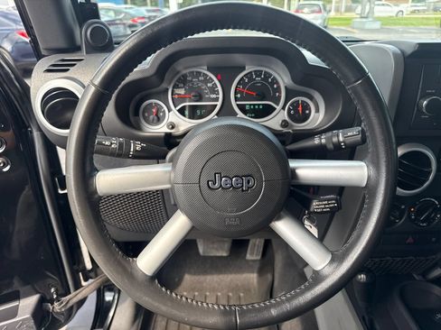 Used 2009 Jeep Wrangler Sahara AWD/4WD image 13