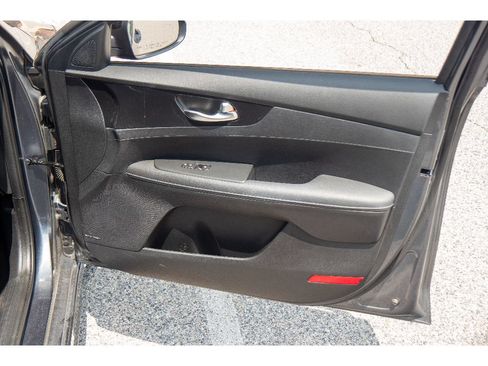 Used 2023 Kia Forte GT-Line w/ GT-Line Premium Package FWD image 17