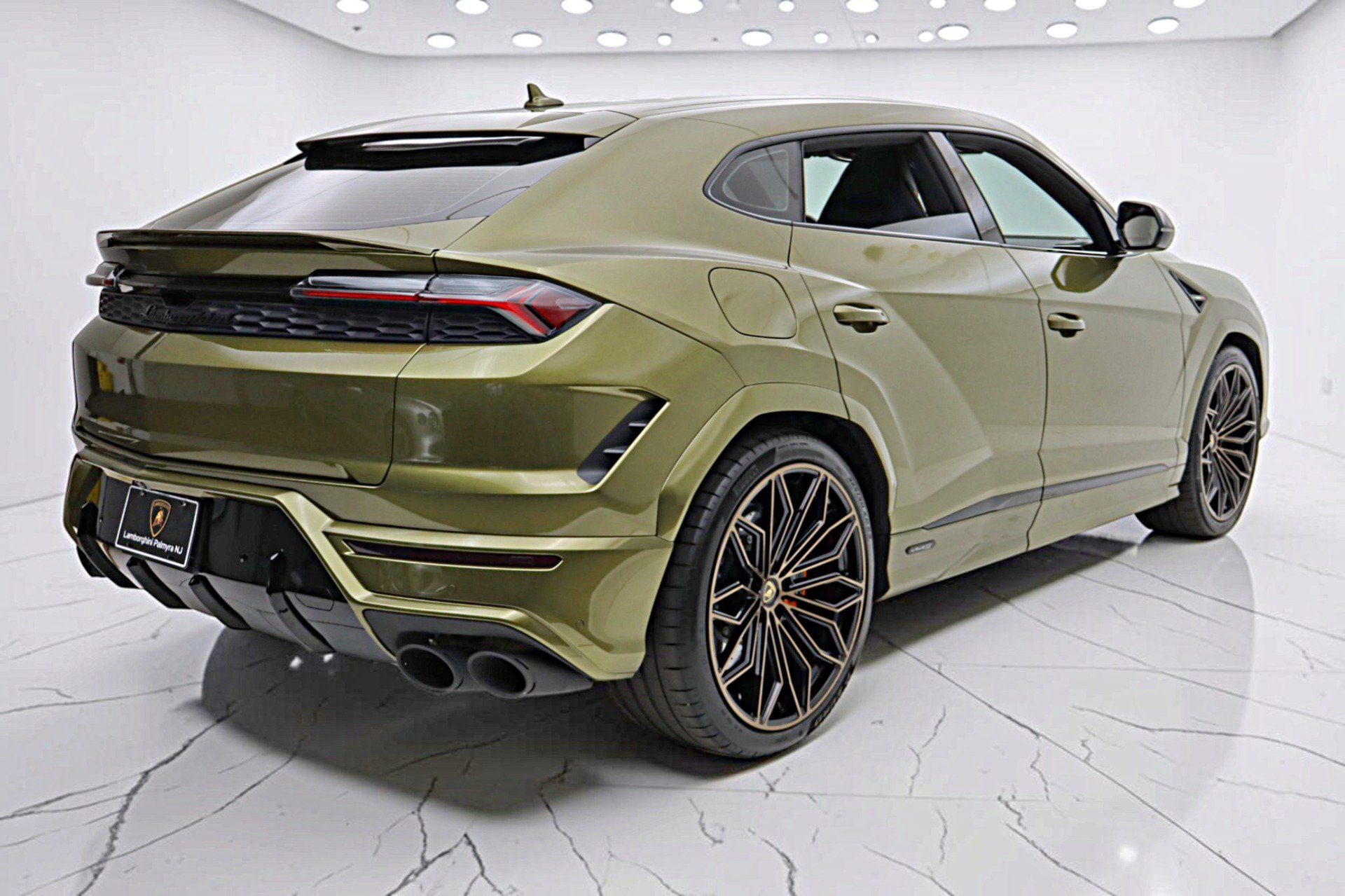 Used 2026 Lamborghini Urus SE AWD/4WD image 13