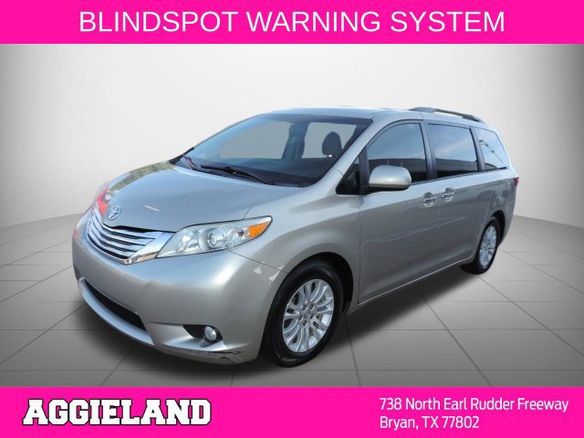 Used 2016 Toyota Sienna XLE w/ XLE Navigation Package FWD image 8