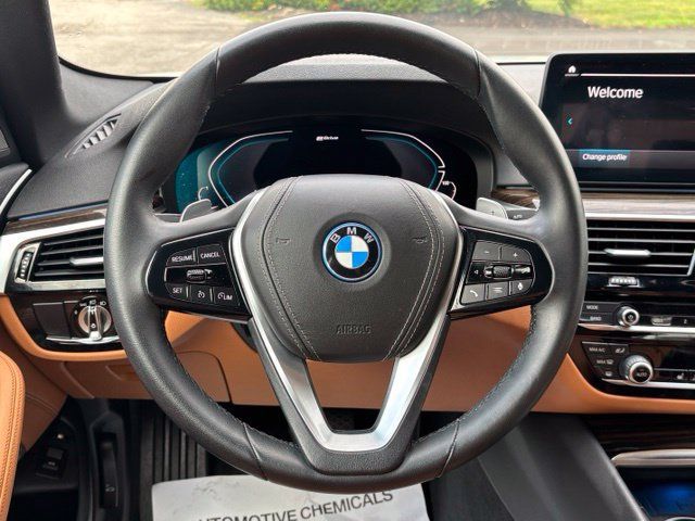Used 2023 BMW 530e w/ Premium Package RWD image 20