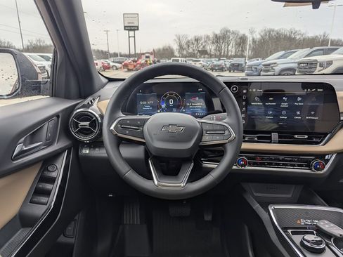 New 2026 Chevrolet Equinox ACTIV w/ LPO, Floor Liner Package image 3