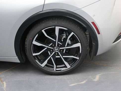 New 2026 Toyota Prius Plug-In Hybrid FWD image 5
