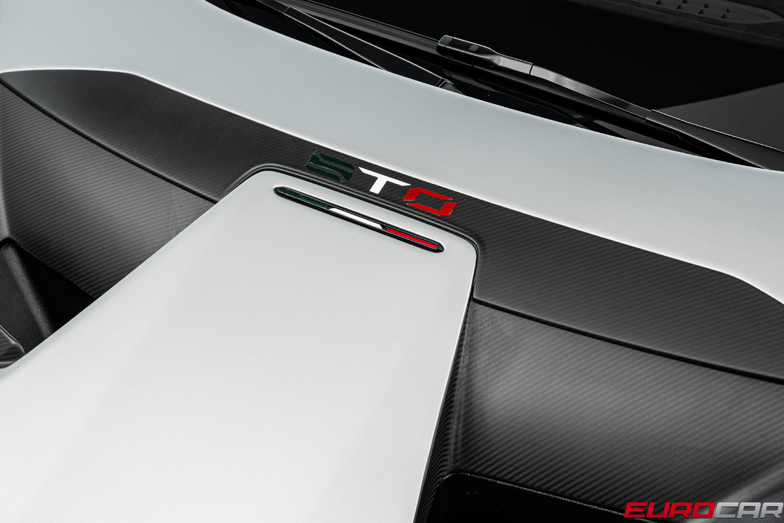 Used 2022 Lamborghini Huracan STO RWD image 9