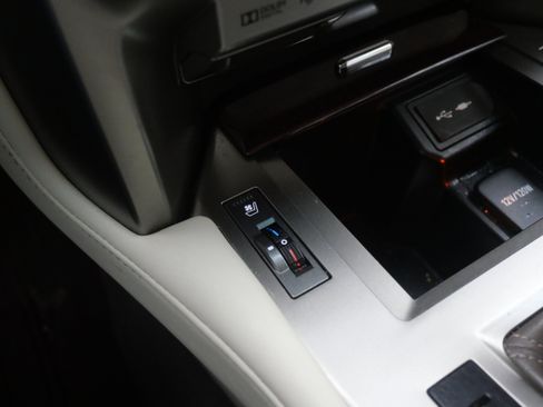 Used 2019 Lexus GX 460 image 30