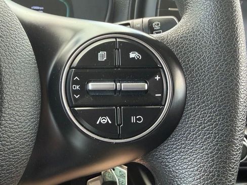 Used 2024 Kia Soul LX w/ Option Group 015 FWD image 18