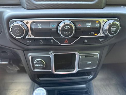 Used 2023 Jeep Wrangler Unlimited Sport AWD/4WD image 22