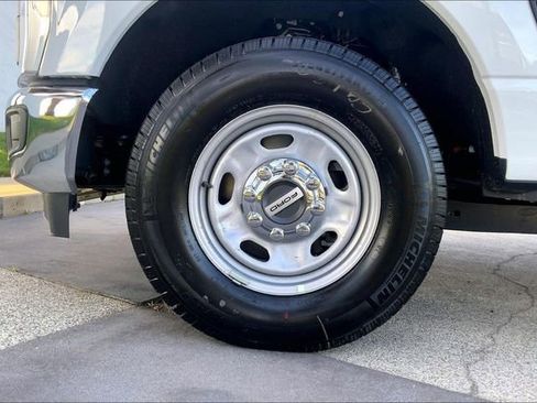 New 2026 Ford F250 XL w/ XL Chrome Package image 11
