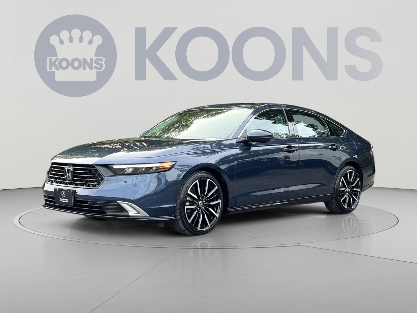Used 2025 Honda Accord Touring image 1