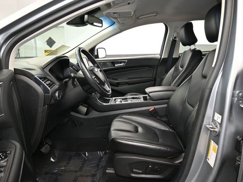 Used 2022 Ford Edge Titanium image 11