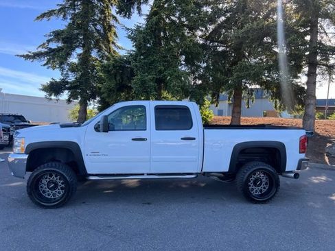 Used 2008 Chevrolet Silverado 2500 LT w/ 1LT Convenience Package AWD/4WD image 2