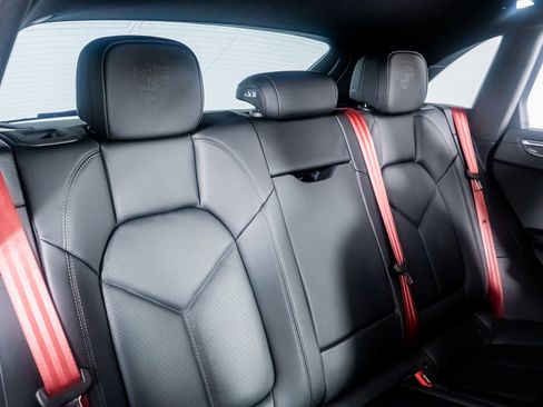 Used 2024 Porsche Macan GTS image 32