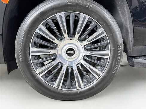 Used 2022 Cadillac Escalade Premium Luxury image 13