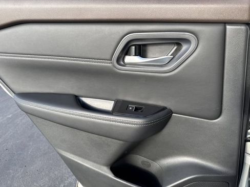 Certified 2023 Nissan Rogue SL w/ SL Premium Package image 10