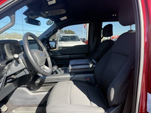 Used 2022 Ford F150 XLT w/ Equipment Group 302A High image 16