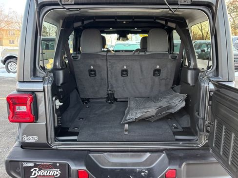 Used 2024 Jeep Wrangler Unlimited Sport AWD/4WD image 11