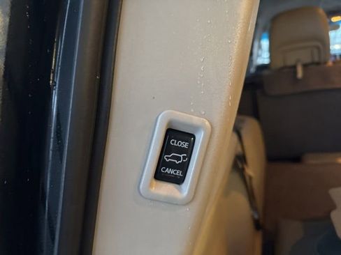 Used 2015 Nissan Armada Platinum w/ Platinum Reserve Package image 23