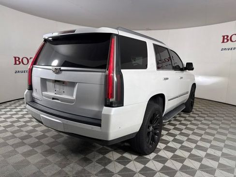 Used 2018 Cadillac Escalade Luxury AWD/4WD image 8