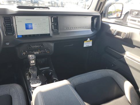 Used 2025 Ford Bronco Big Bend image 17