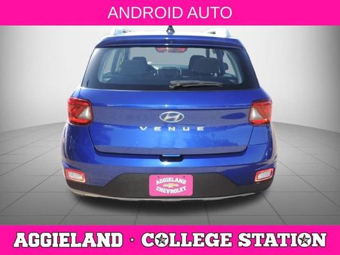 Used 2021 Hyundai Venue SEL FWD image 5