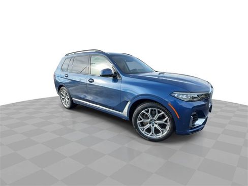 Used 2021 BMW X7 xDrive40i w/ Executive Package image 2