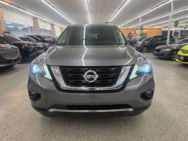 Used 2018 Nissan Pathfinder Platinum AWD/4WD image 2