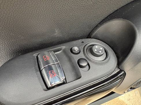 Used 2024 MINI Cooper SE image 23