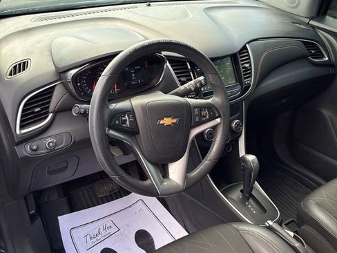 Used 2019 Chevrolet Trax LT w/ LT Convenience Package image 5