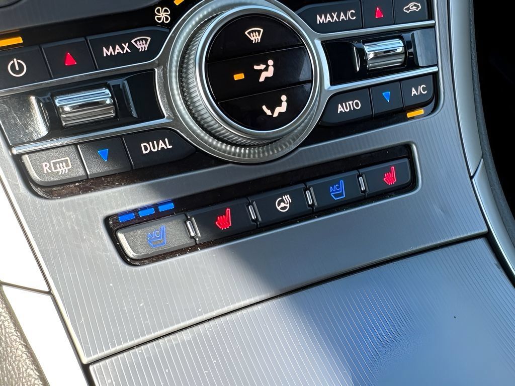 Used 2019 Lincoln MKZ Reserve AWD/4WD image 22