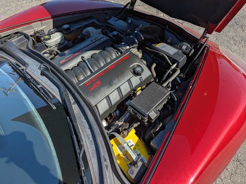 Used 2005 Chevrolet Corvette Coupe w/ Preferred Equipment Group RWD image 46