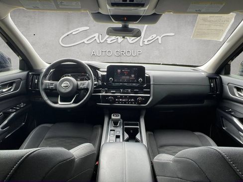 Used 2022 Nissan Pathfinder SV w/ SV Premium Package FWD image 20