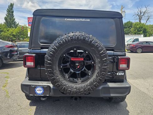 Used 2018 Jeep Wrangler Unlimited Sport S AWD/4WD image 6