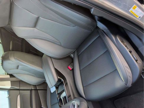 Used 2025 Buick Envision Preferred image 9