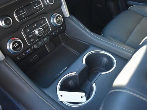 Used 2023 GMC Yukon SLT w/ LPO, Floor Liner Package image 29