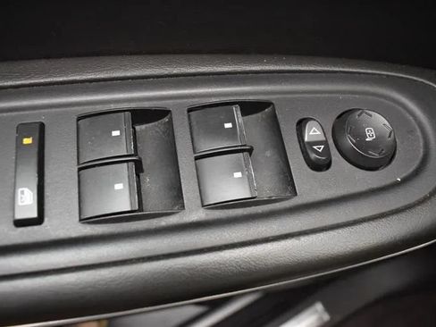 Used 2010 GMC Acadia SLE FWD image 21