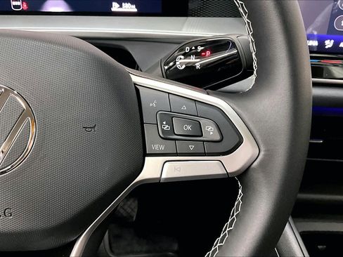 New 2026 Volkswagen Tiguan SE image 18