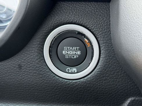 Used 2025 RAM 1500 Big Horn AWD/4WD image 18