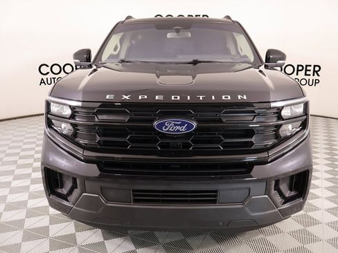 Used 2025 Ford Expedition Active image 11