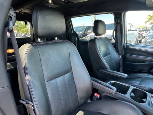 Used 2019 Dodge Grand Caravan GT FWD image 15
