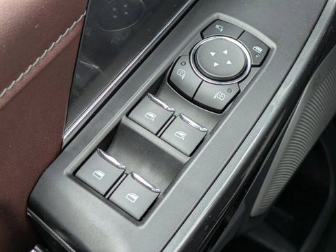 Used 2022 Ford F150 Lariat w/ Equipment Group 502A High image 28