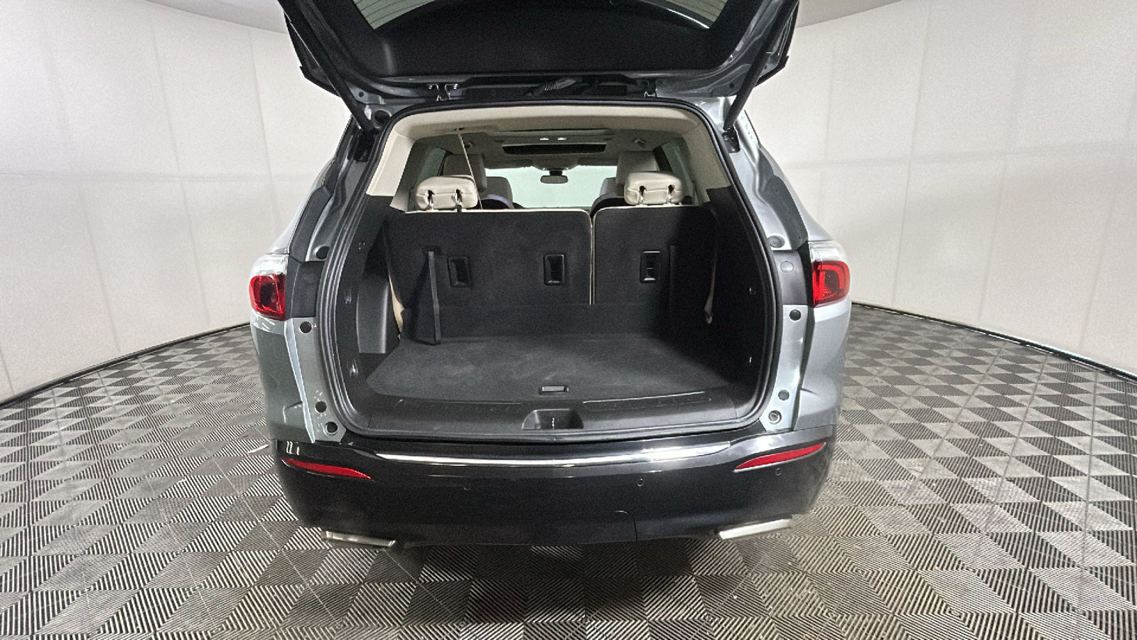 Used 2023 Buick Enclave Essence w/ Experience Buick Package AWD/4WD image 32