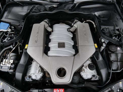 Used 2007 Mercedes-Benz CLS 63 AMG w/ P2 Pkg image 51