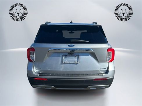 Certified 2022 Ford Explorer XLT w/ Equipment Group 202A image 6